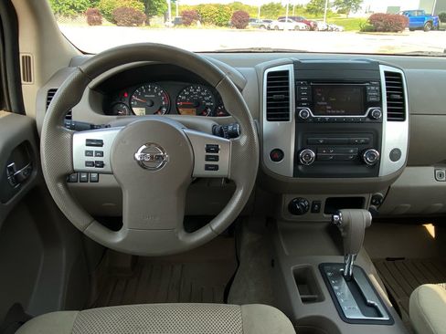Used 2018 Nissan Frontier SV AWD/4WD image 18
