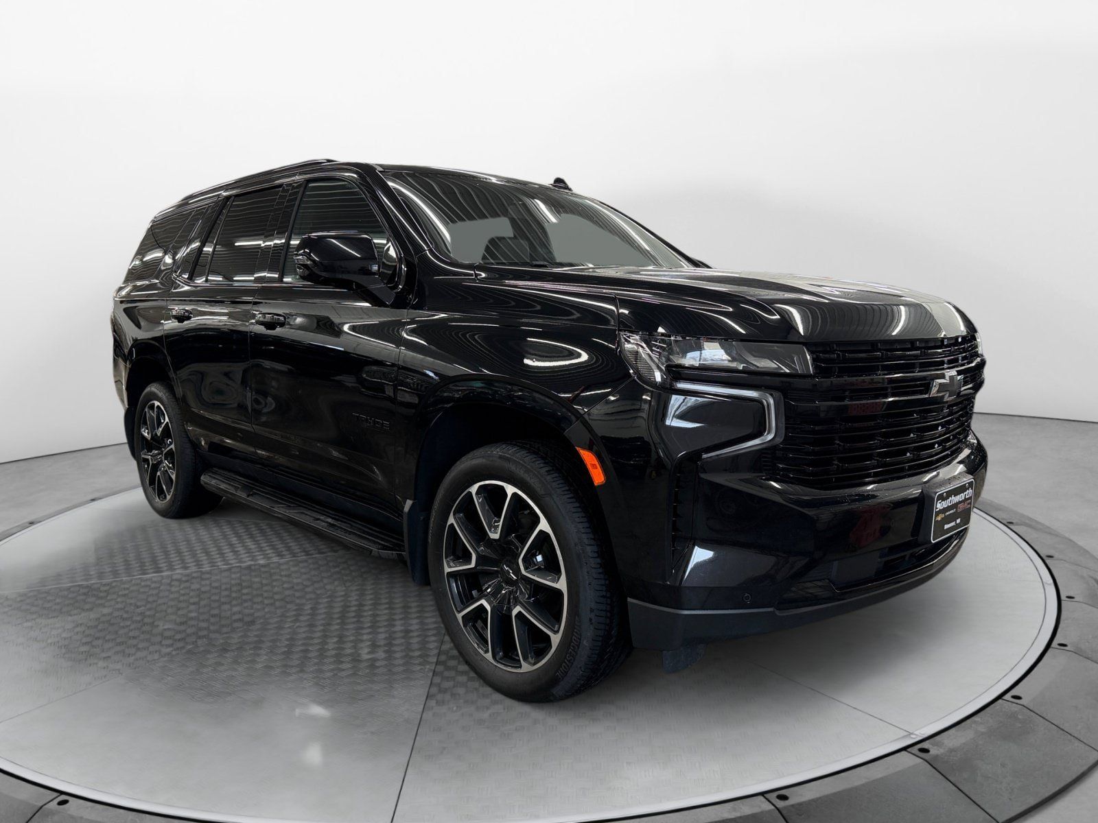 Used 2023 Chevrolet Tahoe RST w/ Luxury Package AWD/4WD image 4