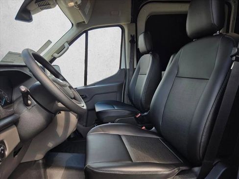 New 2025 Ford Transit 250 148 Medium Roof w/ Load Area Protection Package image 4
