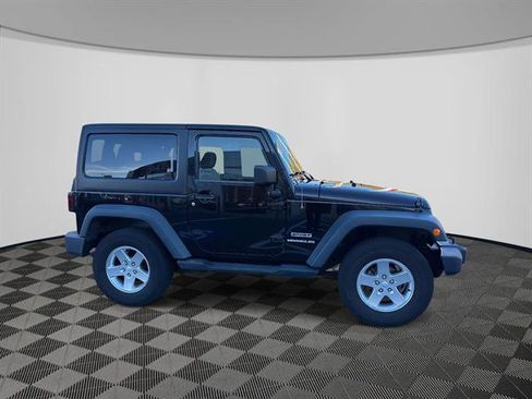 Used 2013 Jeep Wrangler Freedom Edition image 4