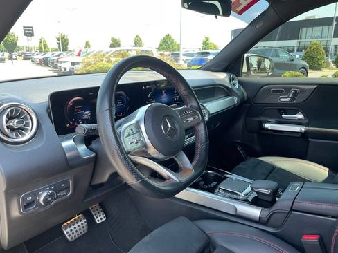 Used 2021 Mercedes-Benz GLB 250 4MATIC image 10