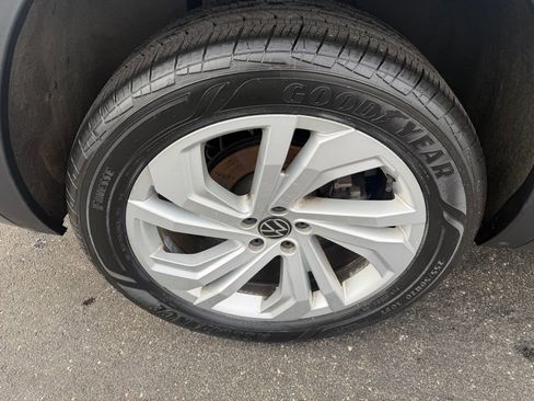 Used 2021 Volkswagen Atlas SE image 22