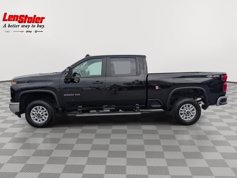Used 2025 Chevrolet Silverado 2500 LT w/ Convenience Package AWD/4WD image 2
