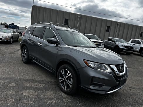 Used 2020 Nissan Rogue SV w/ Premium Package AWD/4WD image 7