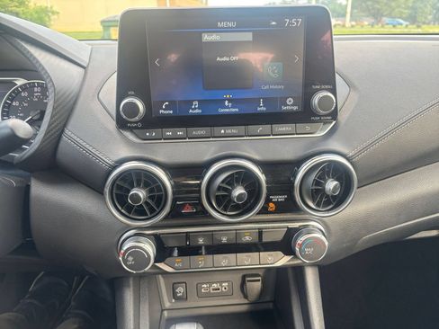 Used 2025 Nissan Sentra SV FWD image 17