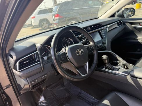 Used 2018 Toyota Camry SE image 8