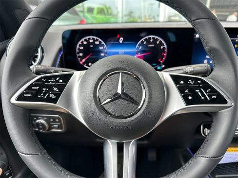 New 2025 Mercedes-Benz GLB 250 image 24