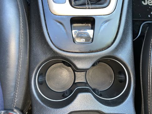 Used 2016 Jeep Cherokee Limited image 52