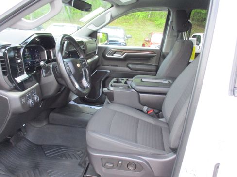 Used 2024 Chevrolet Silverado 1500 LT AWD/4WD image 11