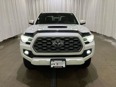 Certified 2023 Toyota Tacoma TRD Sport w/ TRD Premium Sport Package AWD/4WD image 9