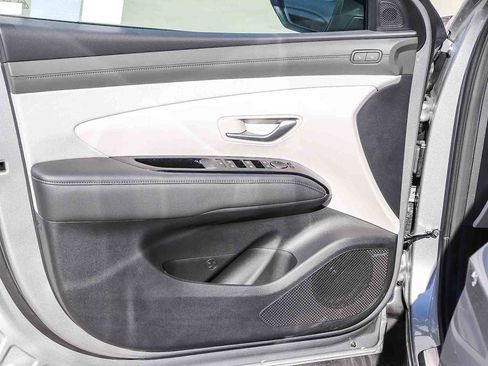 New 2025 Hyundai Tucson Limited image 23