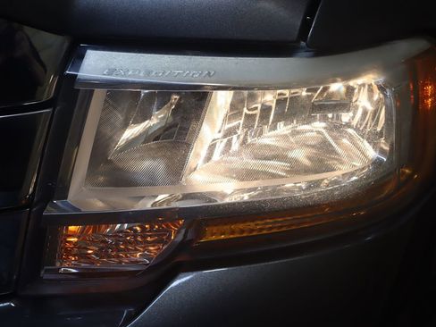 Used 2016 Ford Expedition EL XLT w/ Equipment Group 202A image 12