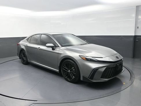 Used 2026 Toyota Camry SE w/ Convenience Package FWD image 10