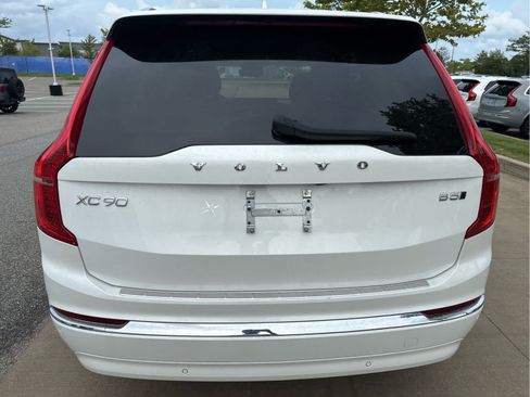 Used 2025 Volvo XC90 B5 Core w/ Protection Package Premier AWD/4WD image 10