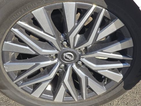 Used 2023 Nissan Altima 2.5 SV AWD/4WD image 10