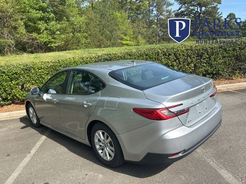 Used 2025 Toyota Camry LE image 26