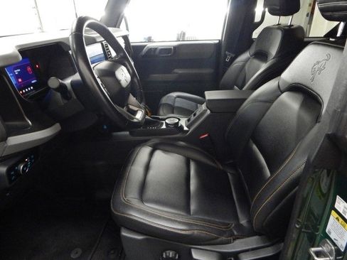 Used 2023 Ford Bronco Badlands image 14