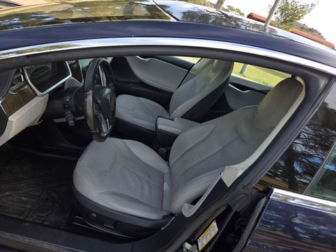 Used 2013 Tesla Model S image 10
