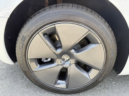 Used 2023 Tesla Model 3 Standard Range image 51