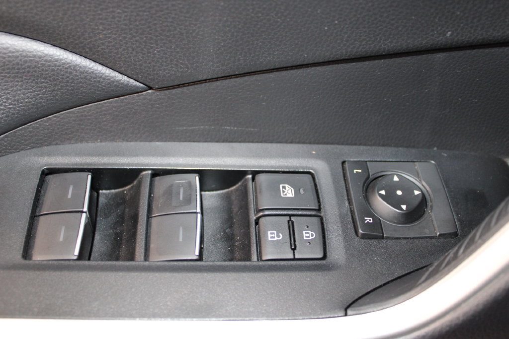 Used 2025 Toyota RAV4 XLE AWD/4WD image 40