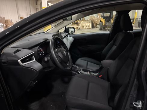 Used 2025 Toyota Corolla LE FWD image 10