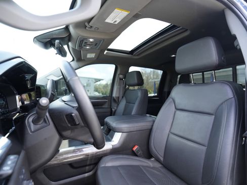 Used 2025 Chevrolet Silverado 2500 LTZ w/ LTZ Plus Package AWD/4WD image 9