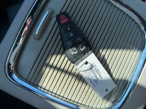 Used 2018 Dodge Grand Caravan SXT image 28