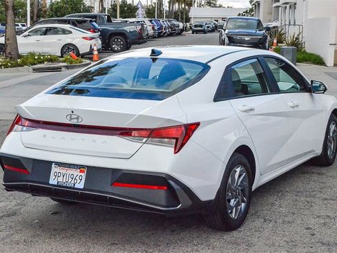 Certified 2024 Hyundai Elantra SEL image 6
