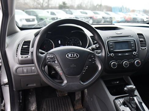 Used 2017 Kia Forte LX w/ LX Popular Package image 12