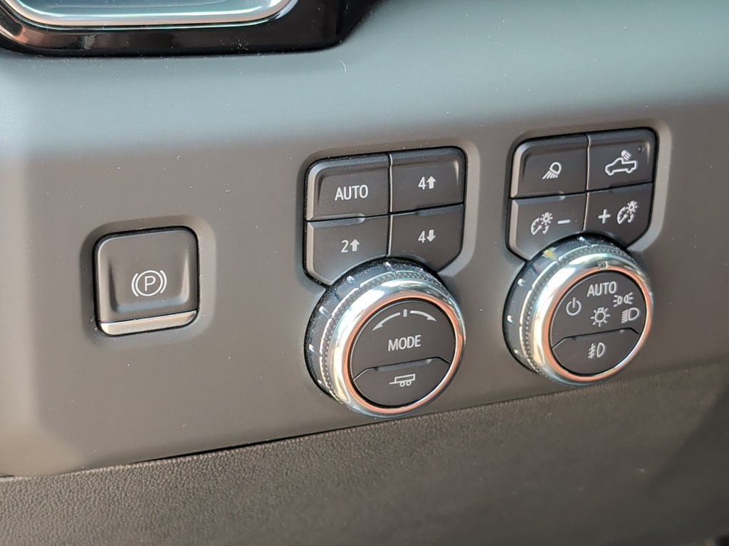 Used 2024 GMC Sierra 3500 Denali Ultimate AWD/4WD image 14