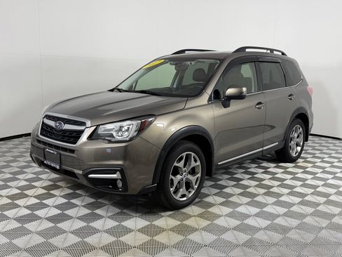 Used 2017 Subaru Forester 2.5i Touring AWD/4WD image 9