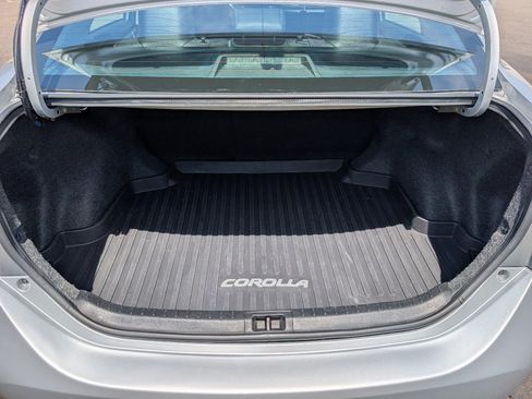 Used 2018 Toyota Corolla SE FWD image 9