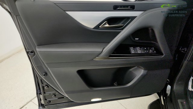 Used 2022 Lexus LX 600 F Sport w/ Accessory Package (Z1) AWD/4WD image 53
