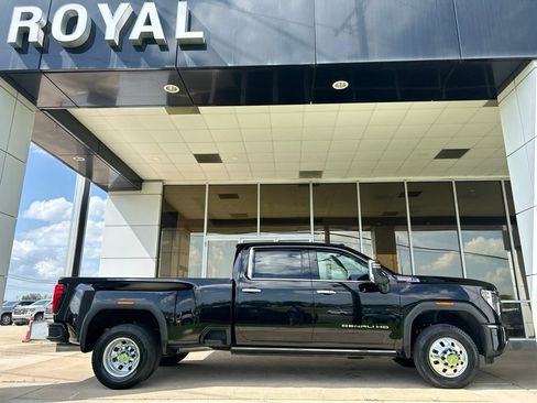 Used 2024 GMC Sierra 3500 Denali w/ Denali Reserve Package AWD/4WD image 1