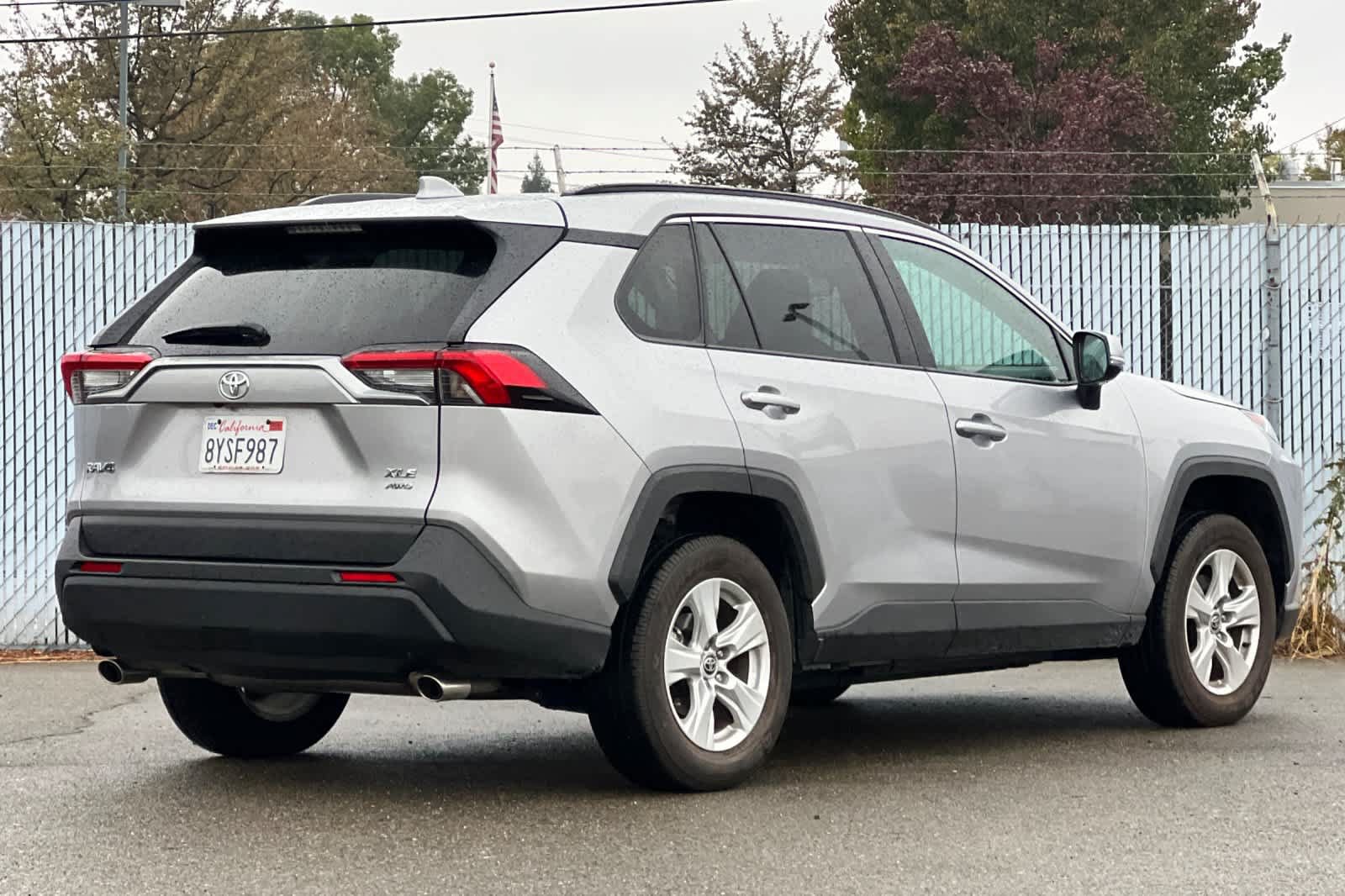 Used 2021 Toyota RAV4 XLE w/ Convenience Package AWD/4WD image 3