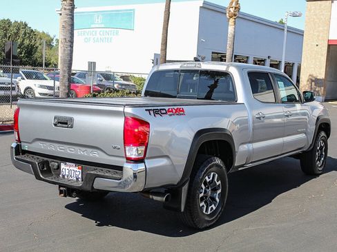 Used 2017 Toyota Tacoma TRD Off-Road w/ Tow Package AWD/4WD image 25