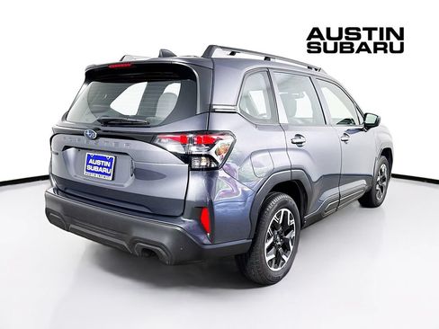 Used 2025 Subaru Forester AWD/4WD image 7