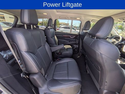 Used 2025 Subaru Ascent Touring AWD/4WD image 15
