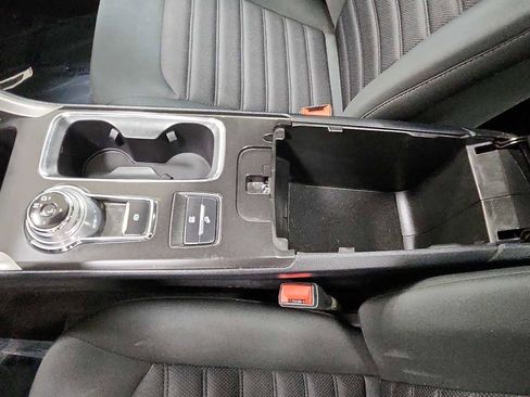Used 2019 Ford Fusion SE FWD image 23