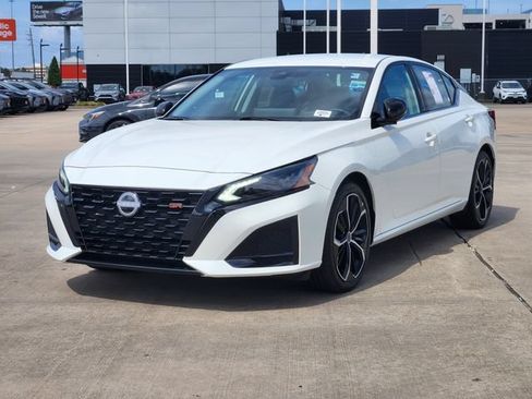 Used 2026 Nissan Altima 2.5 SR FWD image 3