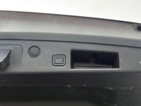 Used 2023 Chevrolet Equinox Premier w/ LPO, Floor Liner Package image 39