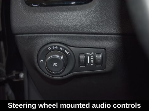 Used 2018 Jeep Compass Limited w/ Navigation Group AWD/4WD image 13