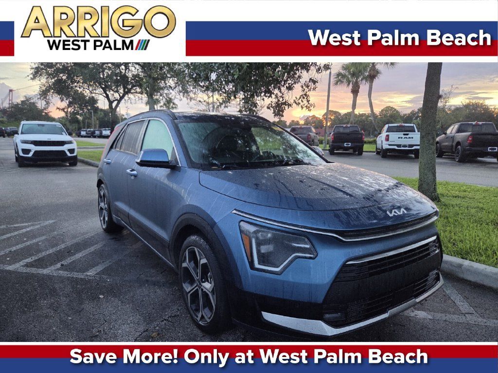 Used 2023 Kia Niro SX Touring FWD image 1
