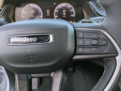 New 2026 Jeep Grand Cherokee Altitude AWD/4WD image 20