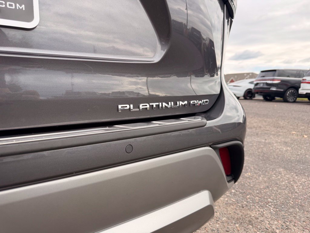 Used 2021 Toyota Highlander Platinum AWD/4WD image 16