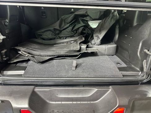 Used 2022 Jeep Wrangler Unlimited Sahara w/ Cold Weather Group image 26