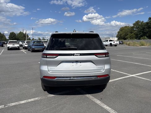 New 2025 Jeep Grand Cherokee Laredo X w/ Luxury Tech Group I image 5