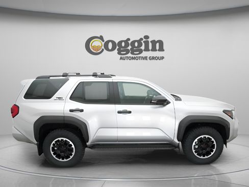 Used 2025 Toyota 4Runner TRD Off-Road Premium image 11
