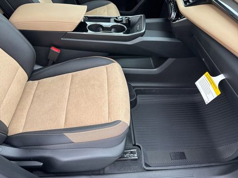 New 2026 Chevrolet Equinox ACTIV w/ Safety and Technology Package image 39