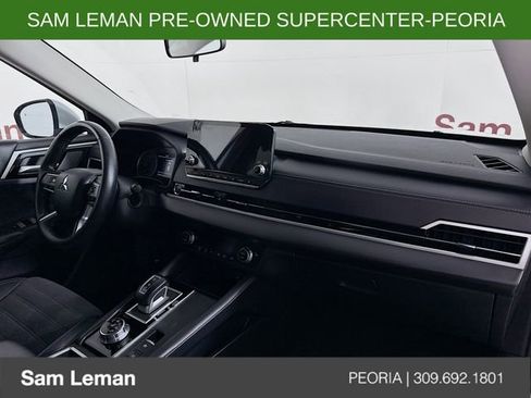 Used 2024 Mitsubishi Outlander SE image 29